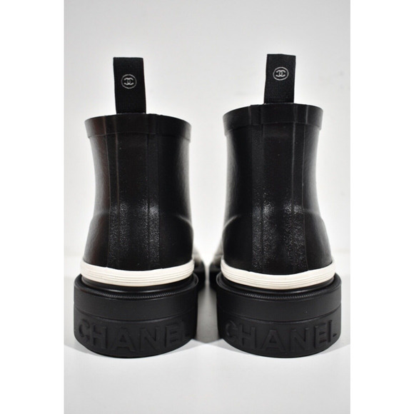 Chanel 23A Black White Caoutchouc Rubber CC Logo Low Top Short Rain Boots 37 - Picture 10 of 11